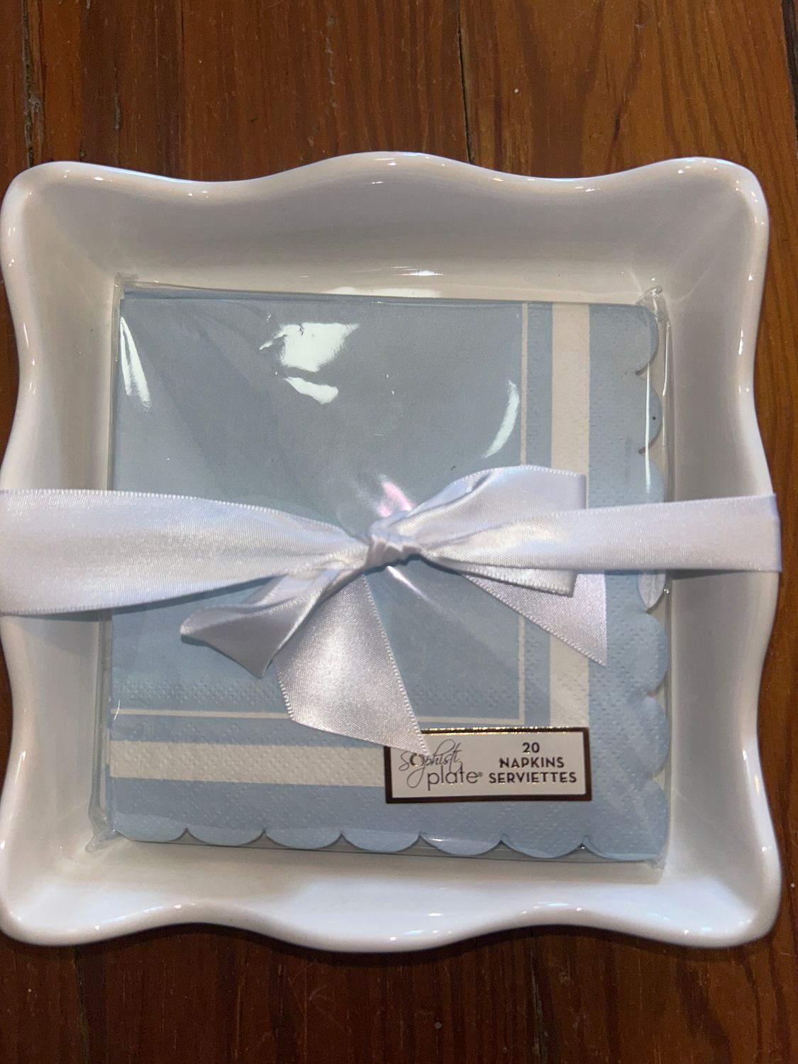 Ceramic Wave Tray w/ Napkins- Scalloped Edge Sky Blue