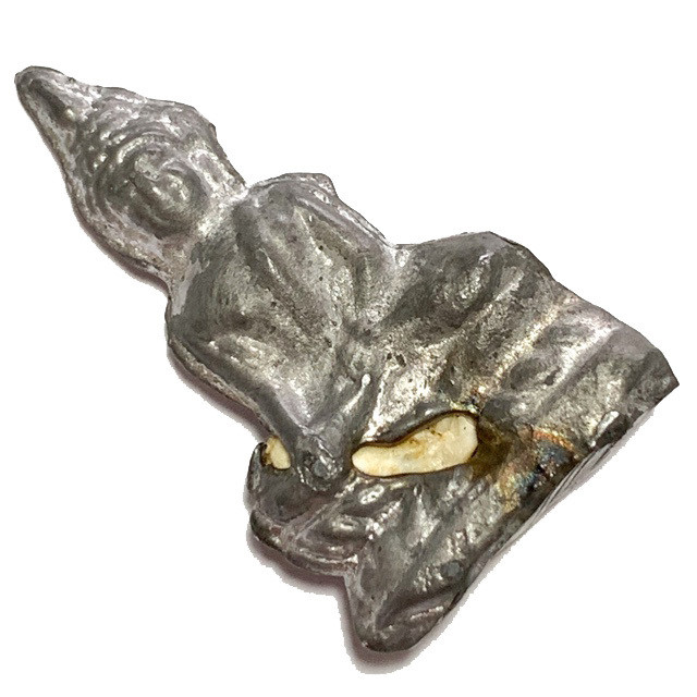 Pra Put Nuea Chin Klueab Parot Pised Fang Khiaw Hmaa Pha Pim Yai Wolf Tooth Insert Mercury Coated Luang Por