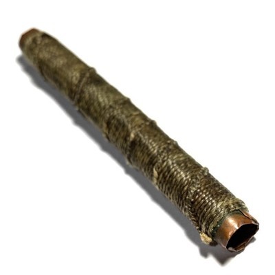 Takrut Tone Tong Deang Mad Chueak Khiaw Copper Yantra Scroll Green Spellbound Cord 3.5 Inches Luang Por Guay Wat Kositaram