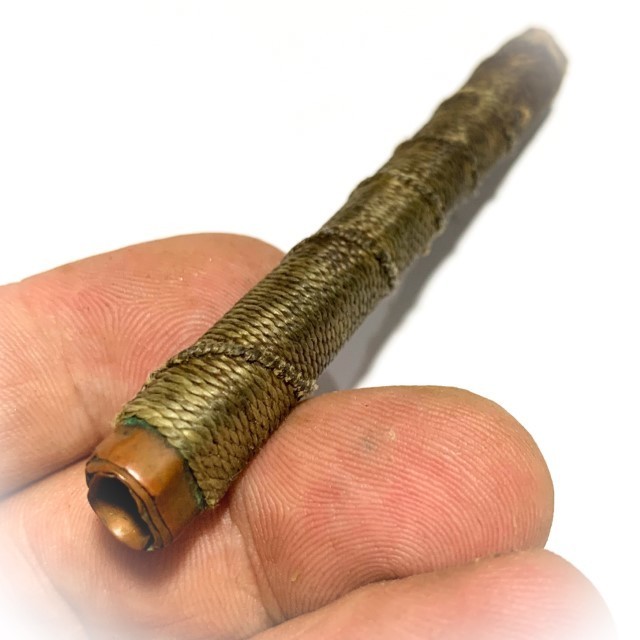 Takrut Tone Tong Deang Mad Chueak Khiaw Copper Yantra Scroll Green Spellbound Cord 3.5 Inches Luang Por Guay Wat Kositaram
