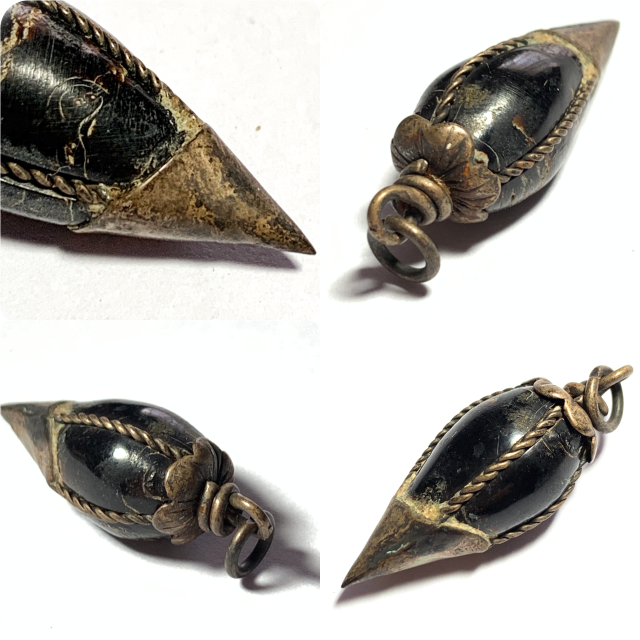 Met Prik Nuea Galabangha Dam 2470 BE Black Coral Yoni Silver Wire Frame Ultra-Rare Amulet Luang Por Ee