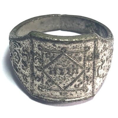 Hwaen Yant Arahang Nuea Galai Ngern Silver Coated Arahant Yantra Ring Luang Por Klaew Wat Wang Hin