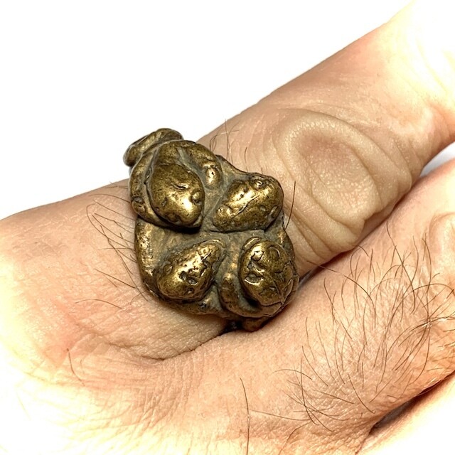 Hwaen Lor Boran Ngu Giaw Sap See Gler 2460 BE 4 Entwined Snakes Magic Ring for Protection & Wealth Luang Por Im Wat Hua Khao