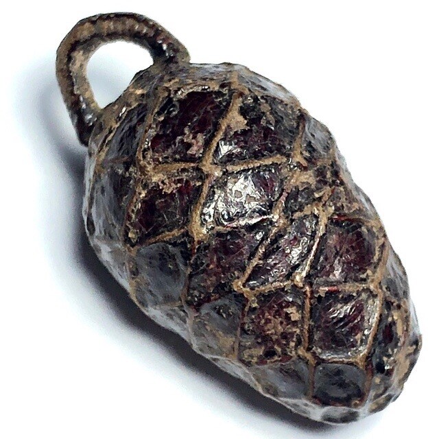 Hmak Tui Mad Chueak Takhai Paetch Long Rak Sacred Areca Nut 2450 BE Luang Phu Iam Wat Hnang