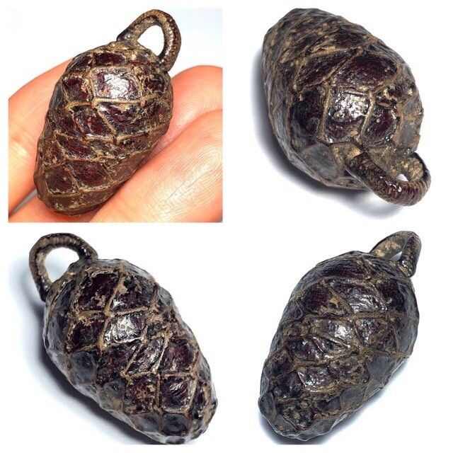 Hmak Tui Mad Chueak Takhai Paetch Long Rak Sacred Areca Nut 2450 BE Luang Phu Iam Wat Hnang