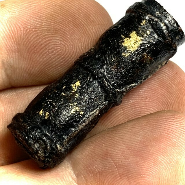 Takrut Hnang Hnaa Bpaag Suea Tiger Forehead Spell 1.5 Inches 2475 BE Luang Phu Nak Wat Arun Free Express Shipping