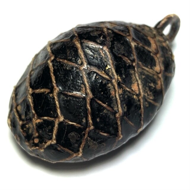 Bia Gae Thak ChueakTakhai Paetch Long Rak Huang Diaw Ancient Cowrie Shell Amulet Luang Phu Rod Wat Nai Rong