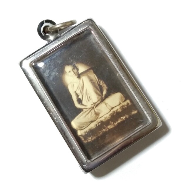 Roop Tai Hlang Dtra Singh 2504 BE Blessėd Guru Monk Photo with Singha Yantra Luang Por Guay Wat Kositaram