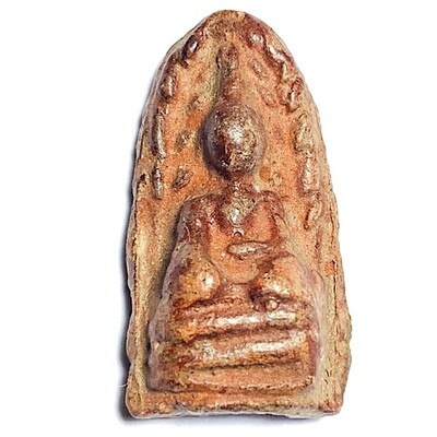 Pra Rod Mer Dto 2521 BE Nuea Din  Pasom Wan Sabu Luead Big Hand Buddha of Survival Luang Por Guay Wat Kositaram