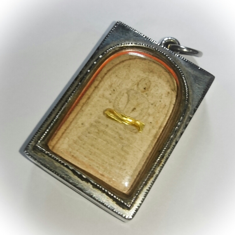 Pra Somdej Gao Chan Khang Na Buddha on 9 Tiered Dais Amulet Solid Gold Takrut 2543 BE 84th Birthday Edition - Luang Por Chern Wat Koke Tong (Ayuttaya)