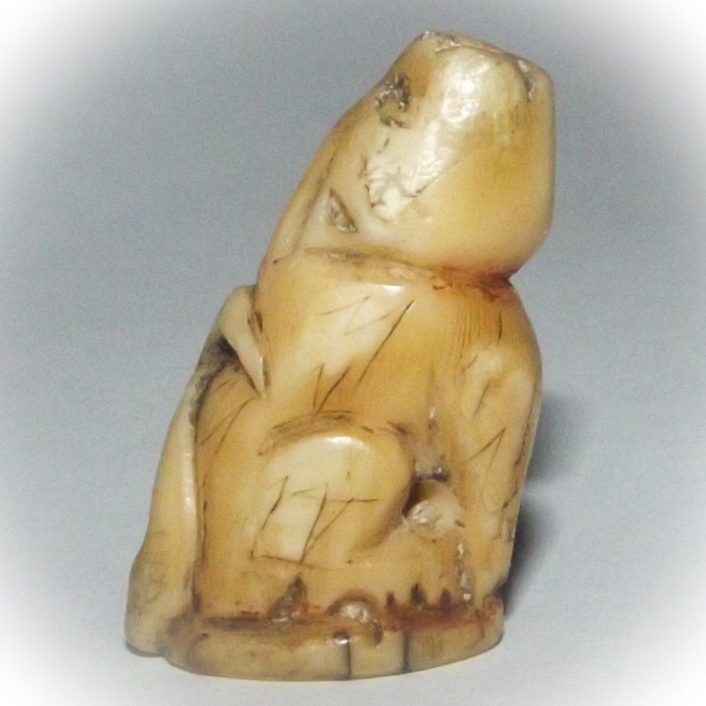 Khiaw Suea Ho Tiger Amulet - Carved Tiger Tooth - Luang Por Parn Wat Bang Hia (2368 - 2453 BE) - Kong Grapan Maha Amnaj Master Class Amulet