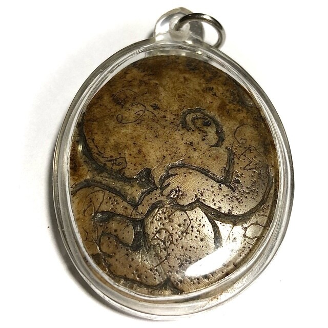 Ban Neng Kumarn Tong Boran Ancient Exhumed Bone Carving Lanna Master Hand Spell Inscriptions 6 x 4 Cm