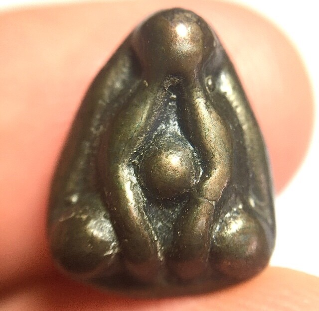 Pra Pid Ta Maekasit Pim Chalud Lek Baeb Dtaeng Jarn Mer 2460 BE Luang Por Tap Wat Anong