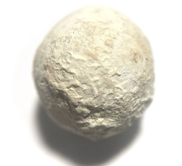 Look Om Nuea Poon Sek Sacred Muan Sarn Powder Ball Amulet of Buddhist Nun Mae Chee Bun Ruean Wat Awut