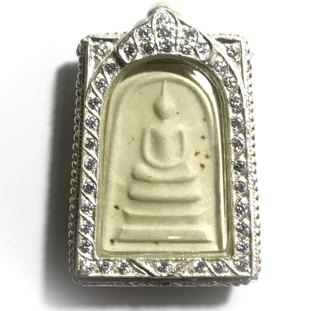 Pra Somdej Nuea Pong 2516 BE Silver Frame + Rhinestones Wat Sampant Wongs Shrineroom Building Edition - Luang Phu Waen Sujinno
