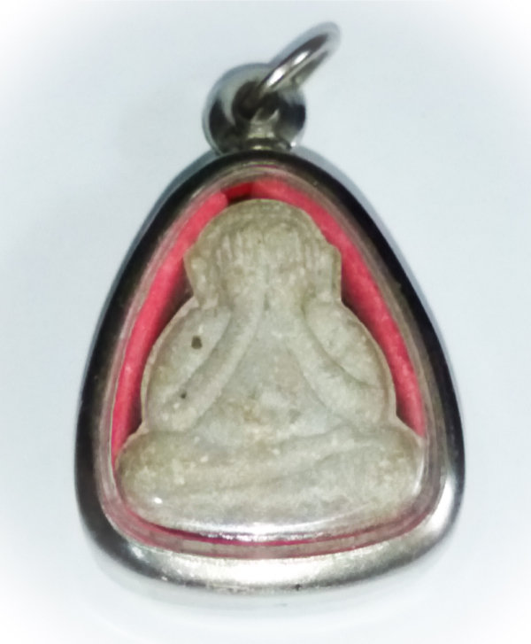 Pra Pid Ta Sariga Nuea Pong Puttakun - Luang Por Niyom - Wat Takian Tia 2546 BE - extremely rare