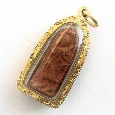 Pra Sivali - Walking Buddha Amulet Solid Gold Casing - Nuea Din Pim Lek (Niyom) - Luang Por Guay Wat Kositaram (2448 - 2522 BE)
