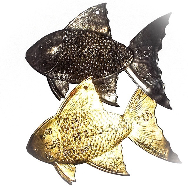 Pla Tapian Koo Ngern-Tong Lucky Barb Fish for Prosperity and Good Business - 4 Inches - Luang Por Te Wat Sam Ngam