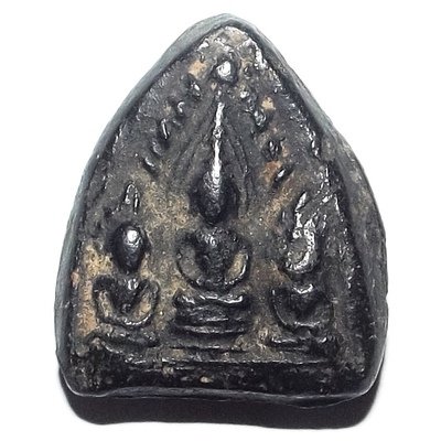 Pra Kru Tri Gaay 3 Buddhas in Meditation Amulet  2480 BE - Nuea  Din Long Rak Sacred Earthen Clay with Black Herbal Lacquer - Luang Por Ngern Wat Don Yai Horm