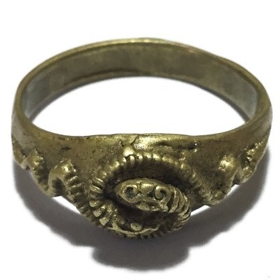 Hwaen Ngu Giaw Sap Entwined Snakes Magic Ring of Protection Wealth and Treasure Circa 2460 BE - Luang Por Im - Wat Hua Khao