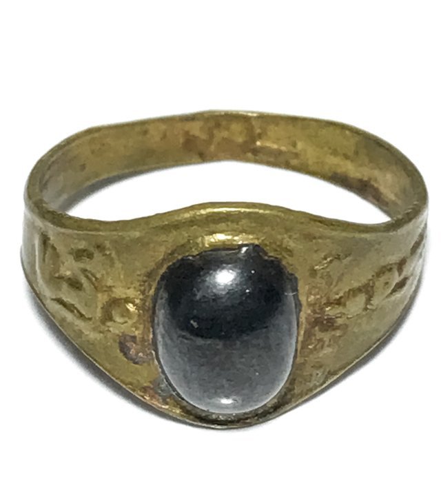 Hwaen Khang Nang Kwak Pra Lila Hua Maekapat Circa 2460 BE Magic Ring of Wealth 1.9 Cm - Luang Por Im - Wat Hua Khao