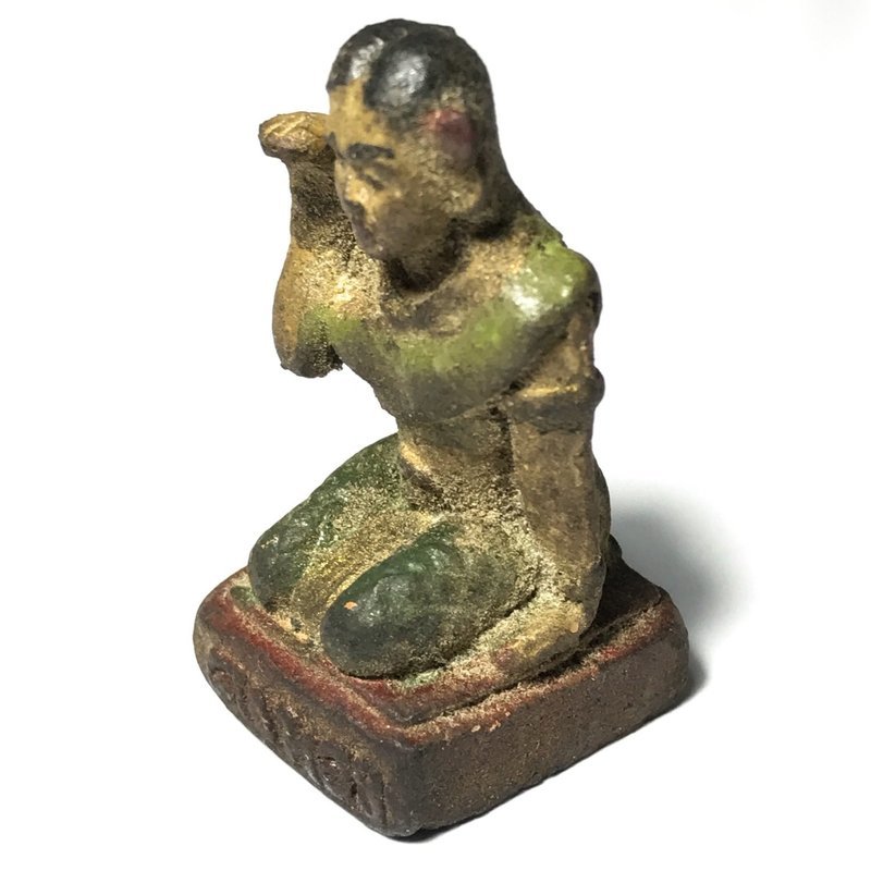 Pra Nang Kwak Antique Loi Ongk Statuette Hand Painted Sacred Earths 4 Cm High - Luang Por Te Wat Sam Ngam