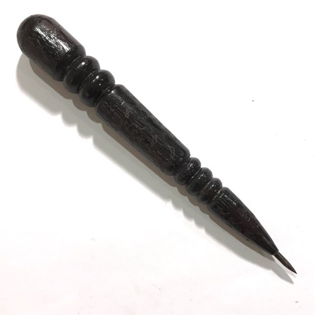 Hlek Jarn Mee Agkhara Spell Inscription Tool 5.5 Inches Nuea Mai Ngiw Dam Luang Phu Nai Wat Ban Jaeng