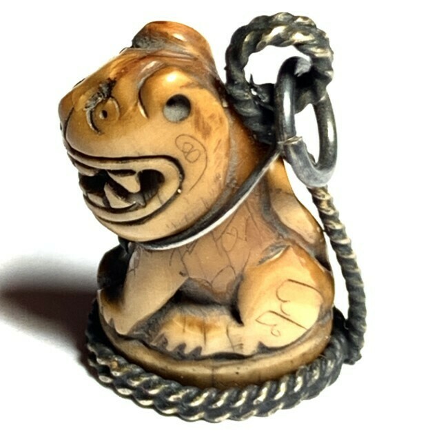 Suea Nga Gae Tiger Tooth Amulet Hand Spell Inscriptions Ancient Silver Wire Frame Luang Por Parn Wat Bang Hia Free Express Shipping
