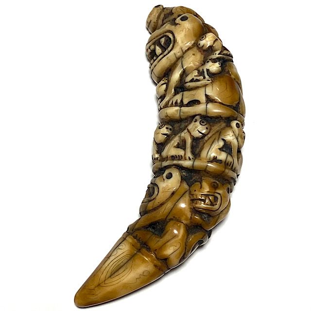 Khiaw Suea Tiger Tooth Amulet - Luang Por Parn Wat Bang Hia Kong Grapan Chadtri Maha Amnaj Talismanic Amulet of Master Class Status - Size 3.5 Inches ( 14 Tigers )