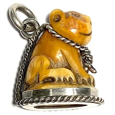 Khiaw Suea Gae Tiger Tooth Amulet Hand Spell Inscriptions Ancient Silver Wire Frame Luang Por Parn Wat Bang Hia