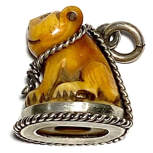 Khiaw Suea Gae Tiger Tooth Amulet Hand Spell Inscriptions Ancient Silver Wire Frame Luang Por Parn Wat Bang Hia Khiaw Suea Gae Tiger Tooth Amulet Hand Spell Inscriptions Ancient Silver Wire Frame Luang Por Parn Wat Bang Hia