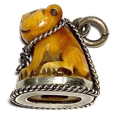 Khiaw Suea Gae Tiger Tooth Amulet Hand Spell Inscriptions Ancient Silver Wire Frame Luang Por Parn Wat Bang Hia Khiaw Suea Gae Tiger Tooth Amulet Hand Spell Inscriptions Ancient Silver Wire Frame Luang Por Parn Wat Bang Hia