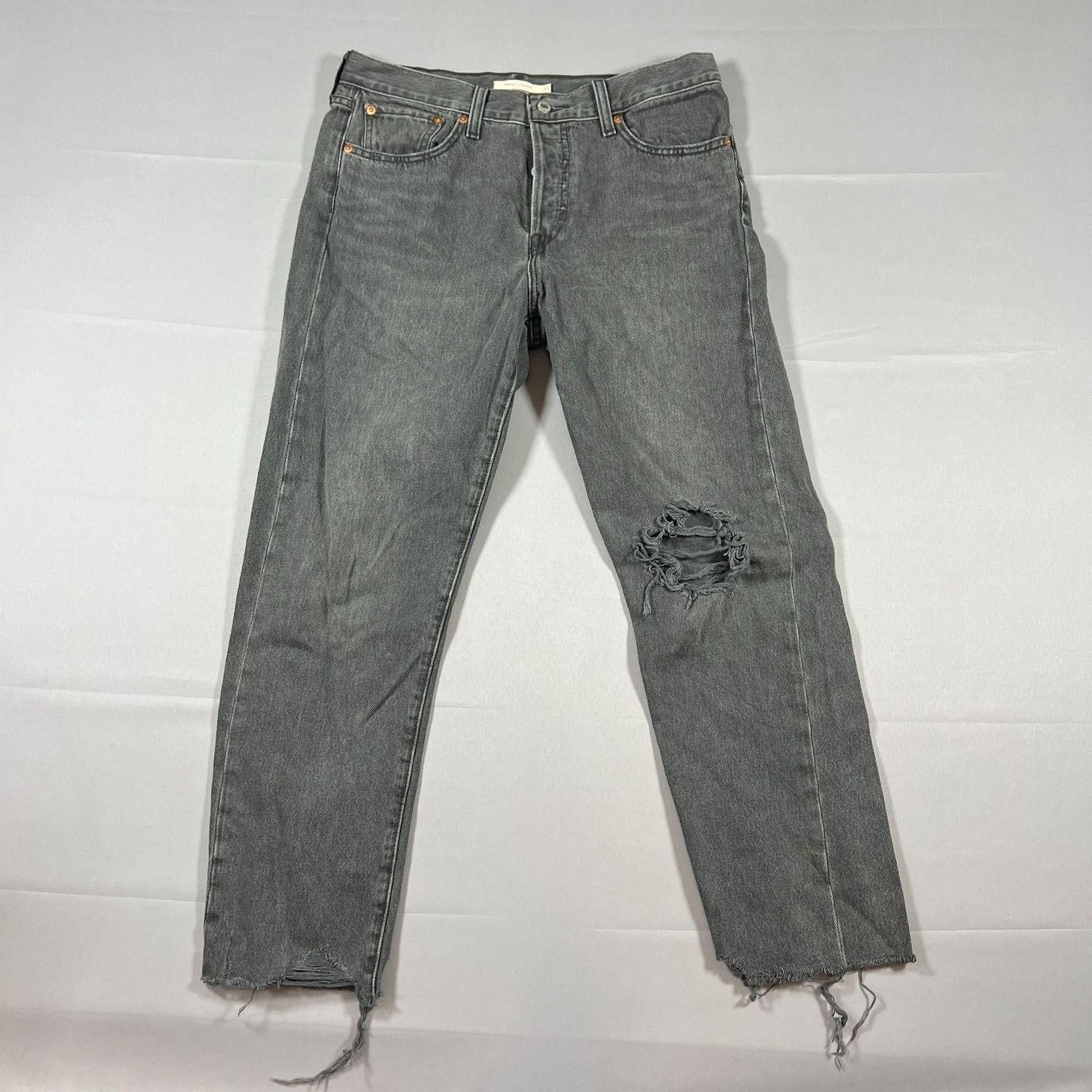 Levi's Wedgie Straight Jeans Womens 31 Gray Denim Distressed Raw Hem Zip Fly