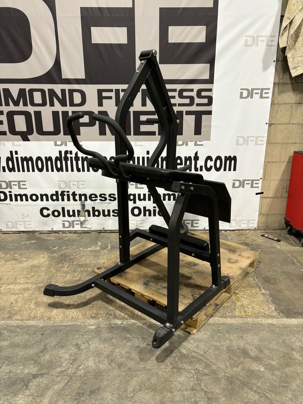 Titan Fitness PL Glute Kickback machine