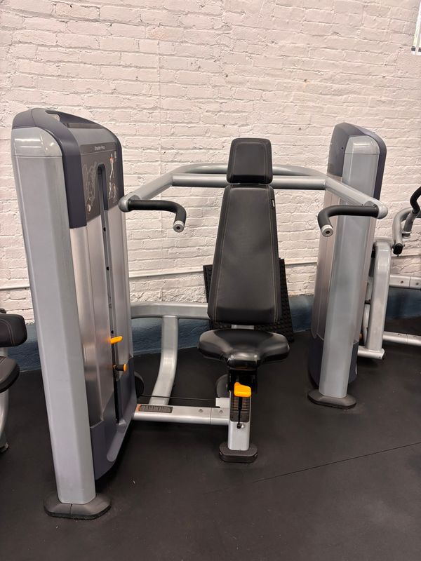 Precor Shoulder Press