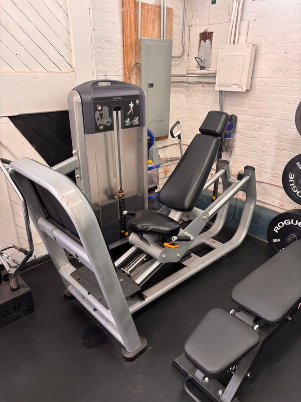 Precor Leg Press
