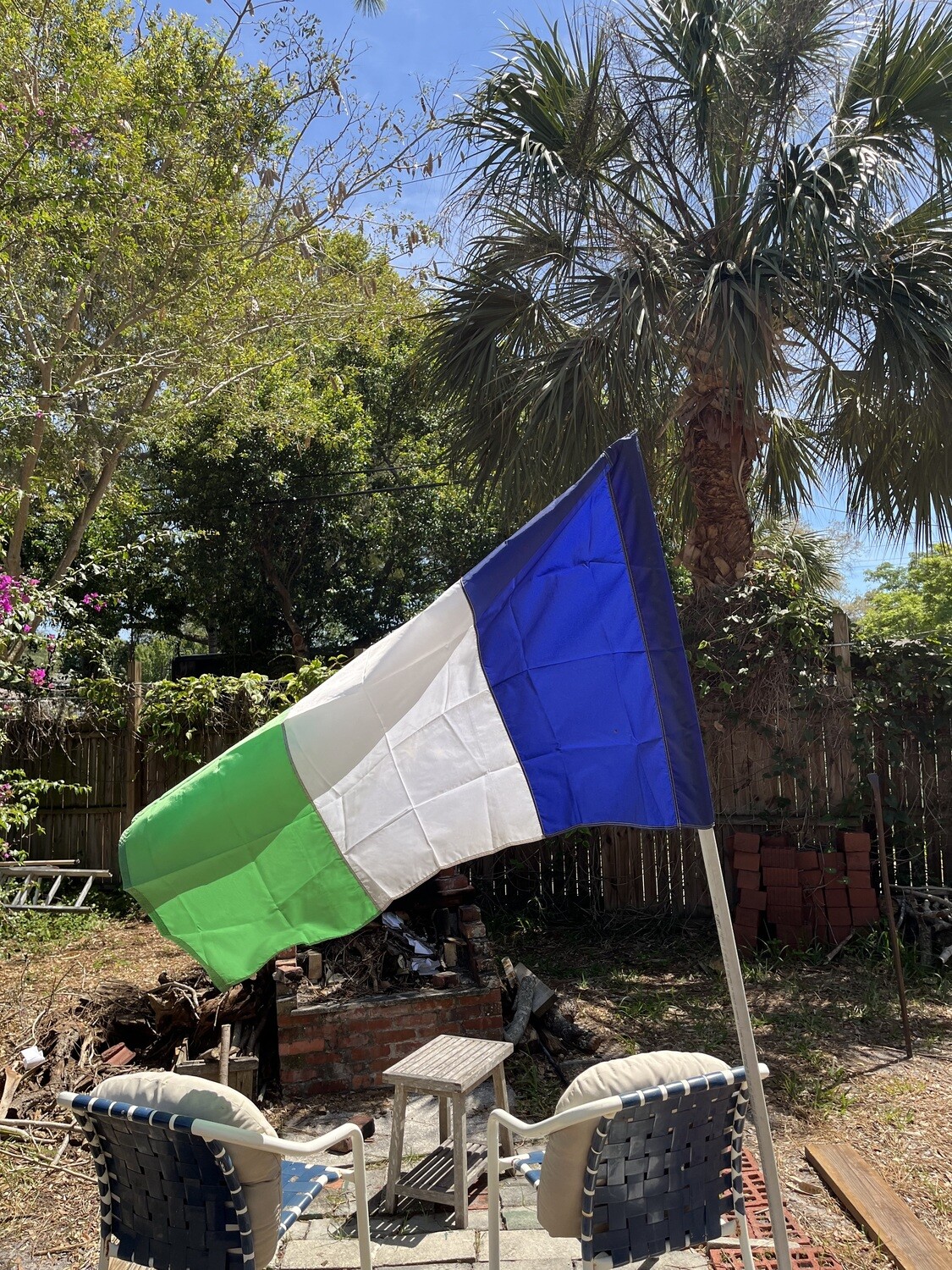 3&#39;x5&#39; attention flag with pole sleeve