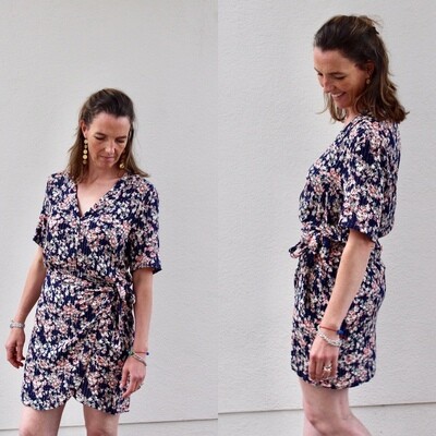 Robe portefeuille courte imprimé fleuri Lenny B Robe portefeuille courte imprimé fleuri Lenny B