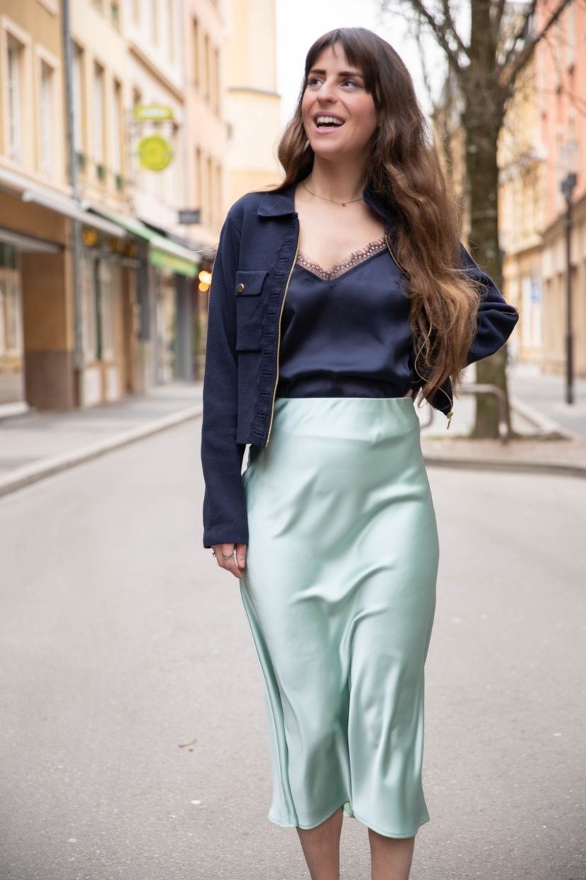 Jupe mi-longue satinée