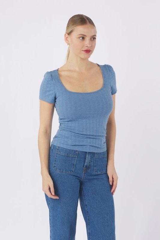T-shirt encolure carré