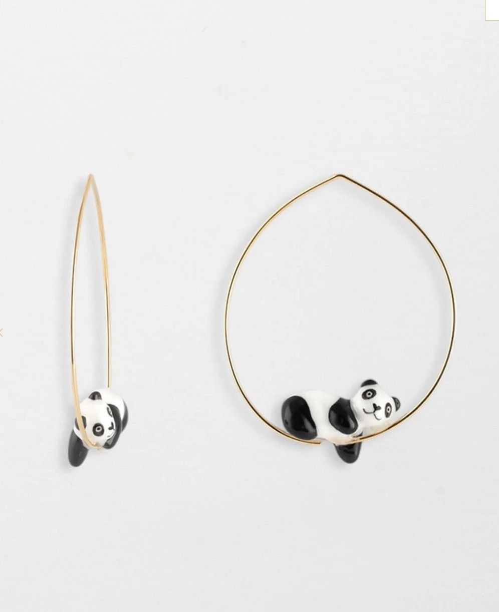 Créoles avec panda dormant
