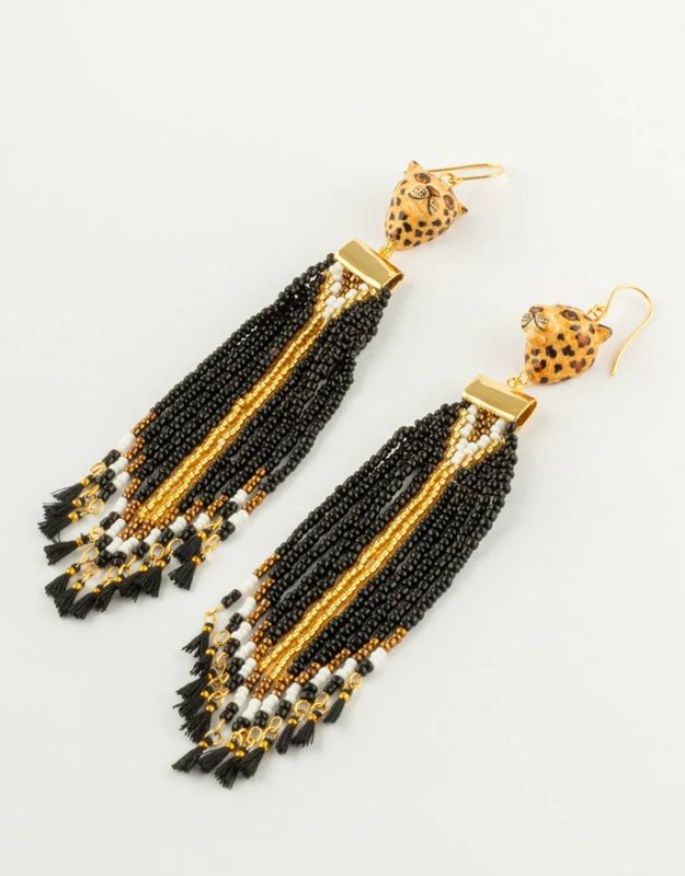 Boucles d’oreilles pendantes leopard et perles