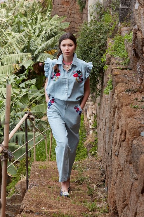 Ensemble bleu clair brodé