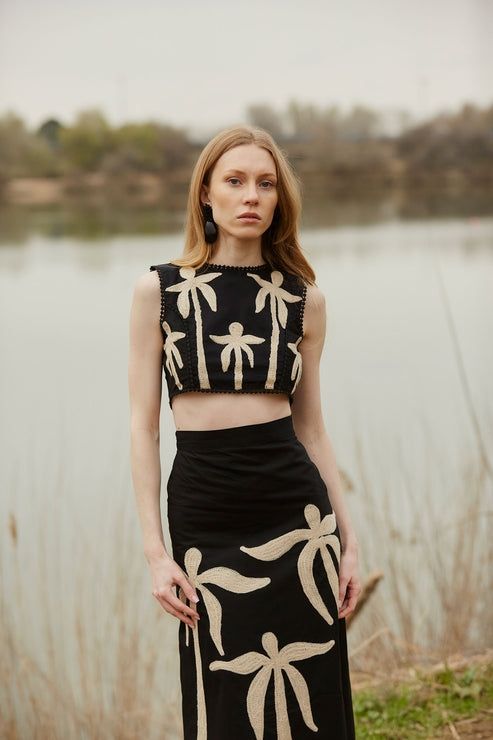 Ensemble noir brodé