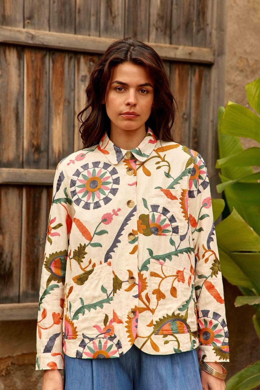 Veste droite à broderies