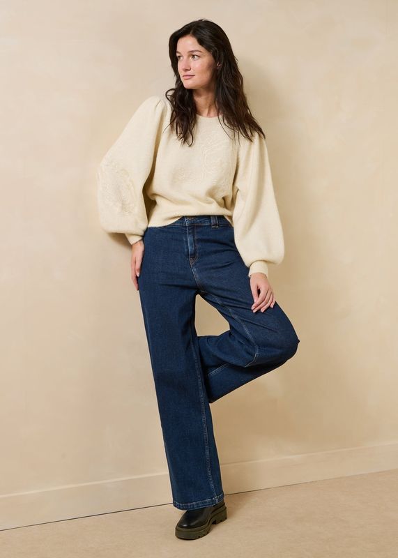 Pull broderies manches bouffantes