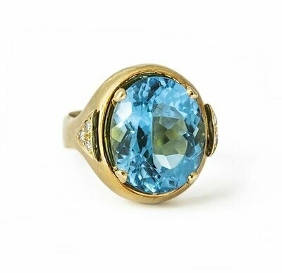 18K Yellow Gold Diamond & Blue Topaz Ring