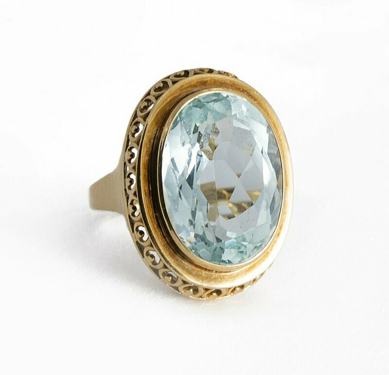 Yellow Gold Aquamarine Ring