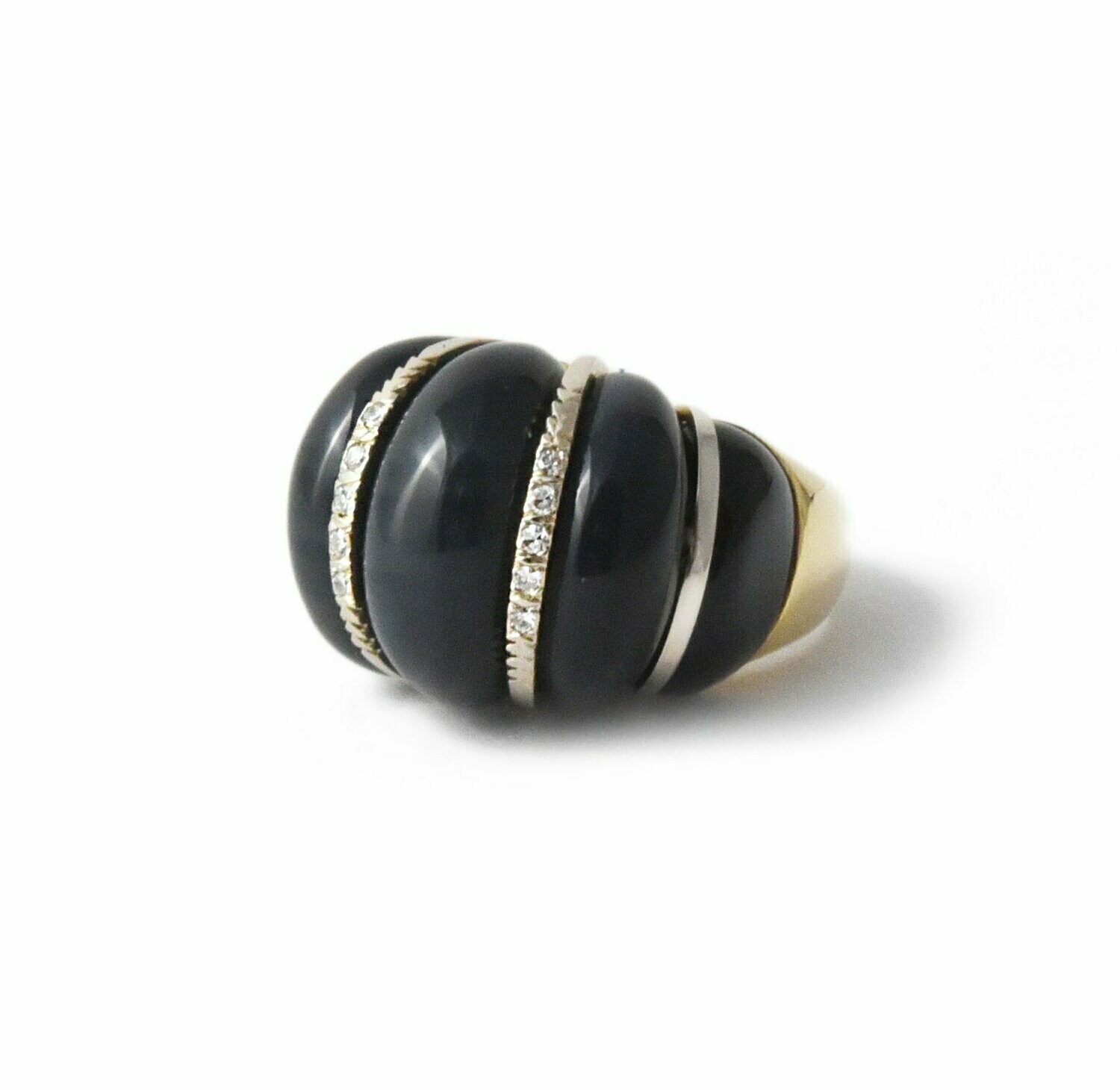 High style 18 kt. Chalcedony and Diamond Ring.