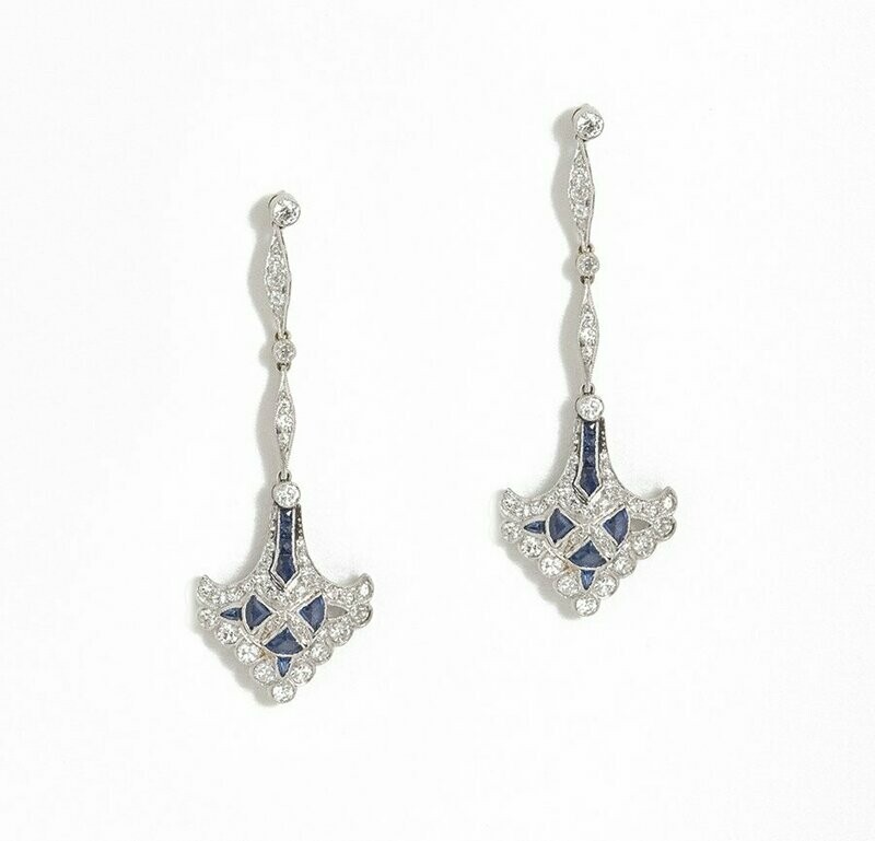 Art Deco Diamond and Platinum Ear Pendant circa 1920.
